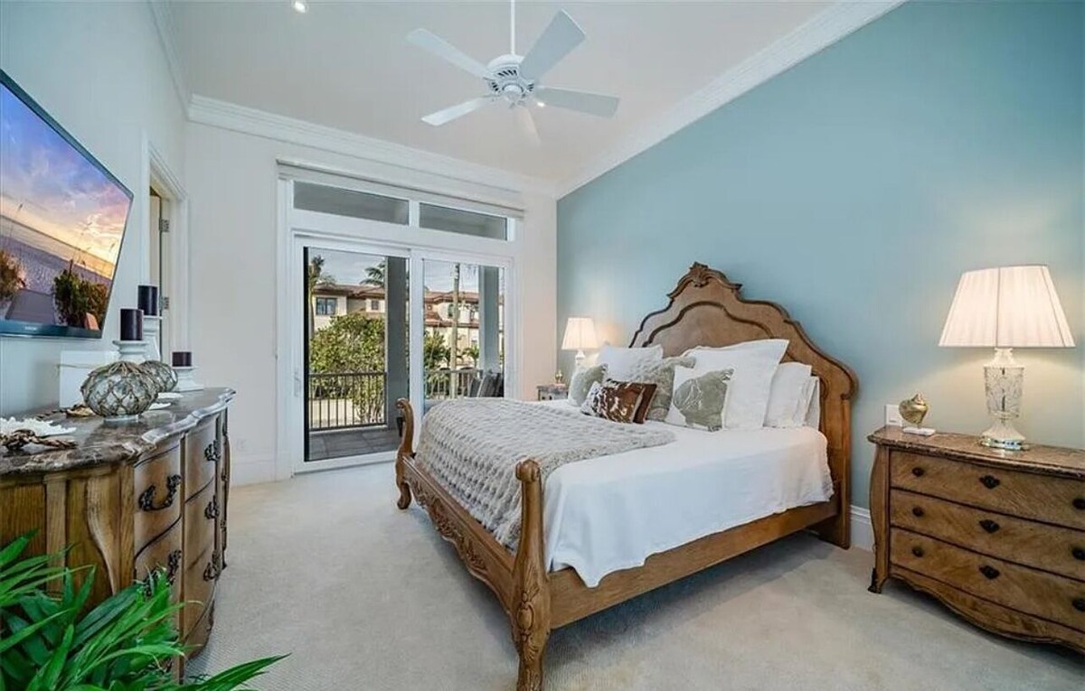 Photo 22 of Private Beach Oceanfront Mansion in Luxurious Naples Spacious 5-bedroom Palms