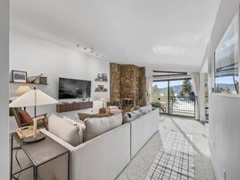 Condo, 2 Bedrooms | Living area