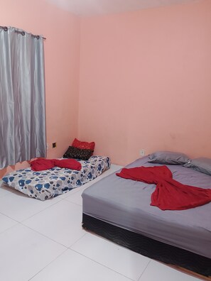 2 bedrooms, WiFi, bed sheets - Arraial do Cabo RJ beach house, with space for your wonderful barbecue. (Arraial do Cabo)