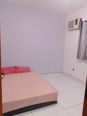 2 bedrooms, WiFi, bed sheets - Arraial do Cabo RJ beach house, with space for your wonderful barbecue. (Arraial do Cabo)