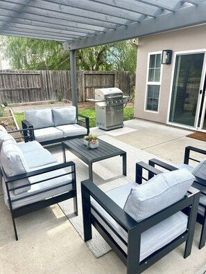 Terrace/patio - Pool, Hot Tub, Bar, GameRoom & Gym-Wine Country Oasis near Paso, Fair, WaterPark (Templeton)
