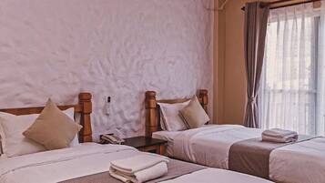 Chambre Confort Double ou avec lits jumeaux, balcon, vue ville