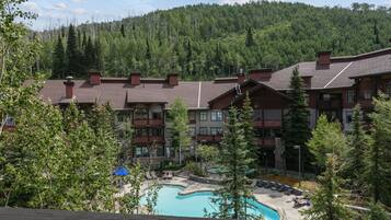 Appart'hôtel, 2 chambres | Piscine