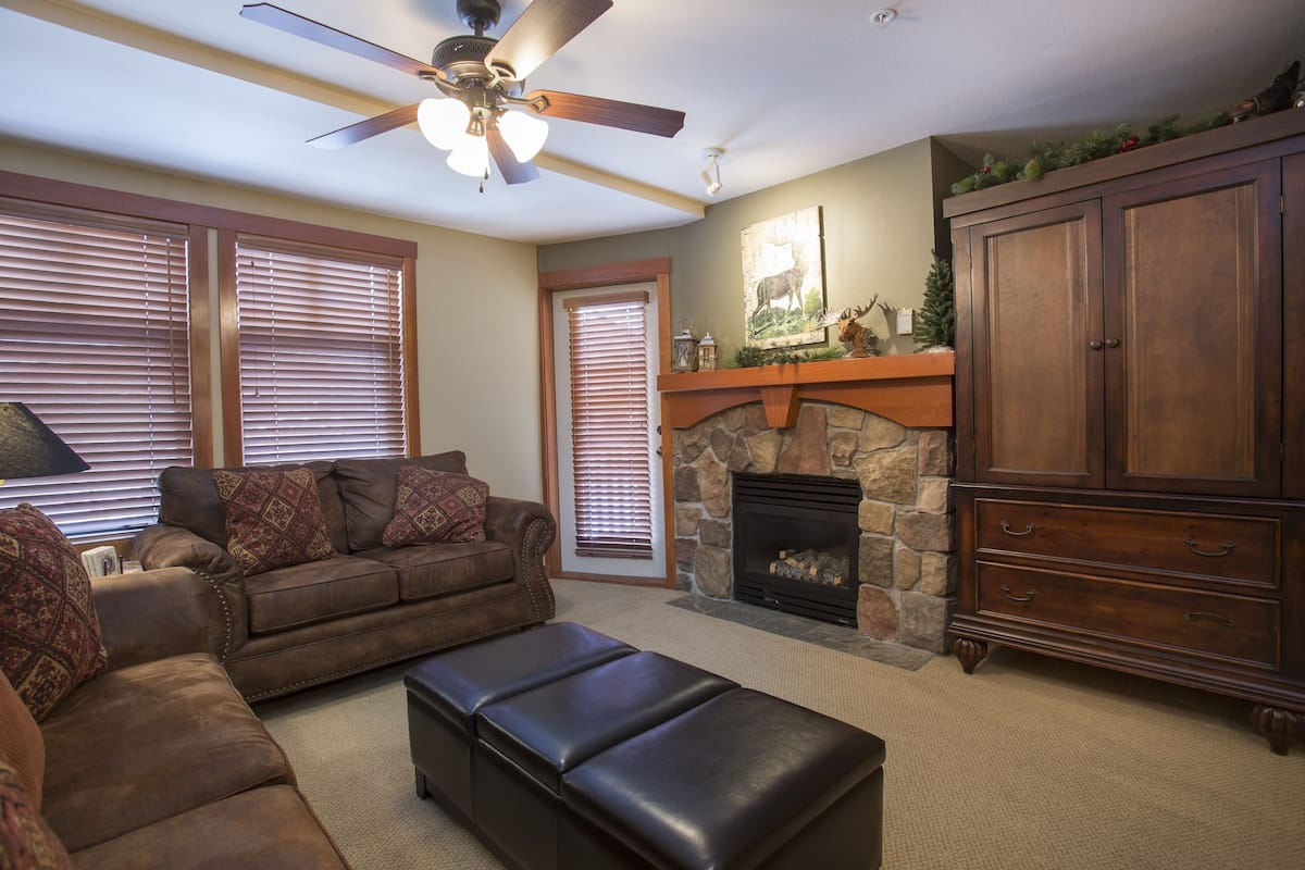 Condo, 1 Bedroom | Living area