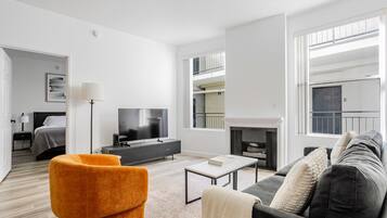 2 habitaciones, tabla de planchar con plancha, wifi y ropa de cama