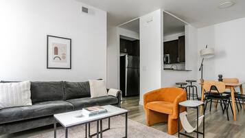 TV, fireplace, stereo