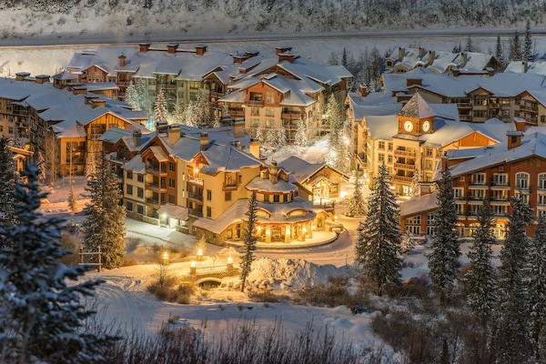 Condo, 2 Bedrooms | Exterior