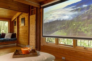Interior - Forest Park Hideaway | Nature Oasis Near City (Portland)