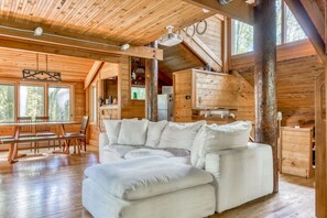 TV, fireplace, stereo