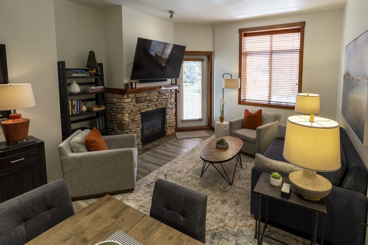Condo, 1 Bedroom | Living area
