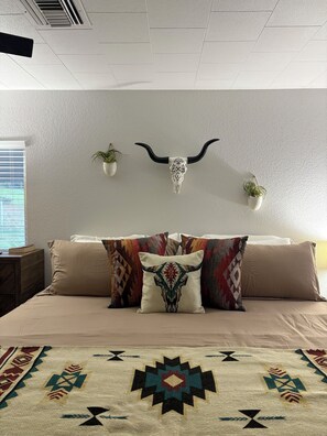 4 Schlafzimmer, Schreibtisch, Bügeleisen/Bügelbrett, Reisekinderbett