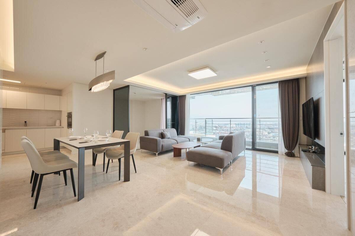 [Parking Package] Triple Suite - 6 people | Accès au Wi-Fi (inclus)