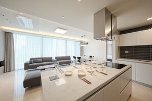 Oven, stovetop, cookware/dishes/utensils - UH FLAT SIGNATURE DAEGU (Daegu)