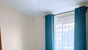 3 quartos, ferros/tábuas de passar roupa, Wi-Fi, roupa de cama