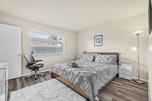 4 chambres, bureau, Wi-Fi gratuit, draps fournis