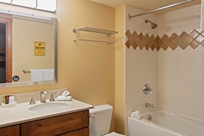 Leilighet, 1 soverom | Bad | Håndklær og sjampo