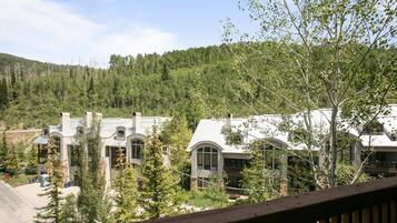 Condo, 1 Bedroom | Property grounds