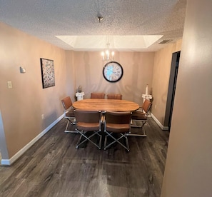 Condo, 2 Bedrooms | Dining