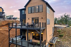 Exterior - Modern Luxury N Smokies, Sleeps 10・Games, Hot Tub (Sevierville)