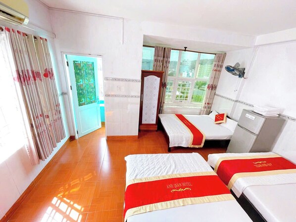 Family Room | Desk, WiFi (free) - ANH QUAN HOTEL VUNG TAU (Ho Chi Minh City)