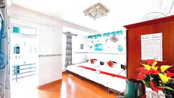 家庭客房 | 書桌、免費 Wi-Fi