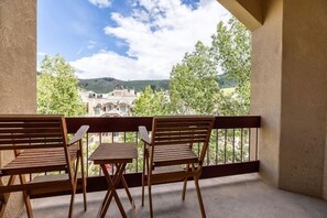 Condo, 4 Bedrooms | Outdoor dining