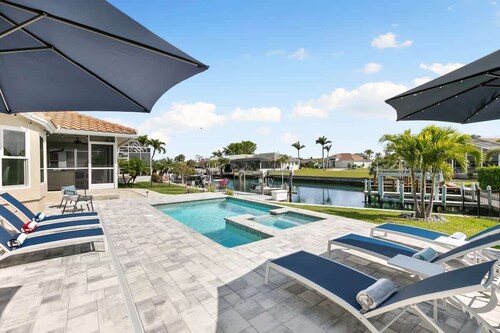 Pristine Home l Salt Water Pool l Hot Tub