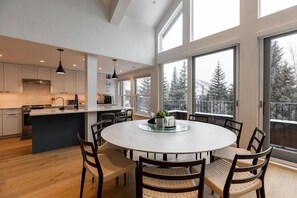 Condo, 4 Bedrooms | Private kitchen