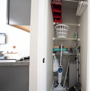 Interior - Corner | Top Floor | Fall Creek | Convenient to 76 (Branson)