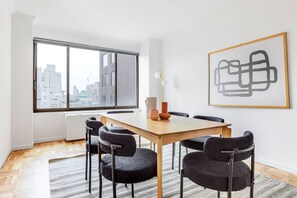 Dining - Blueground | Upper East Side, AC, nr park (New York)