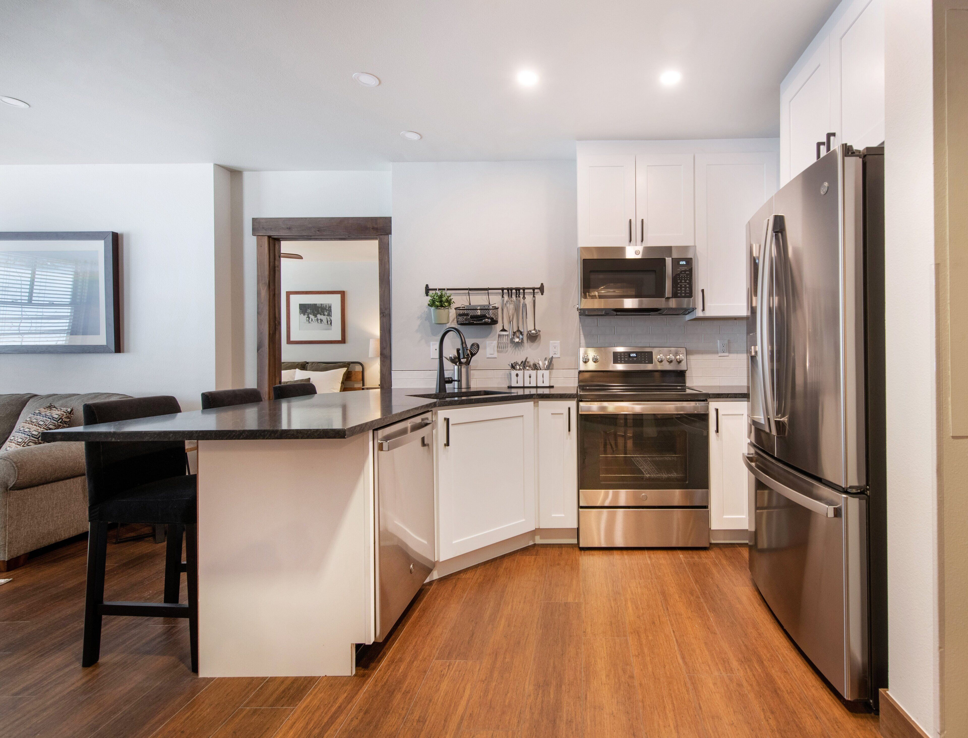 Condo, 2 Bedrooms | Private kitchen | Fridge, oven, coffee/tea maker, toaster