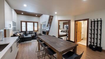 Condo, 2 Bedrooms | Dining