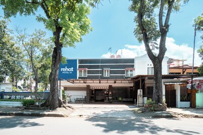 Rehat at Hotel 10 Buah Batu