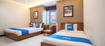 Rehat at Hotel 10 Buah Batu