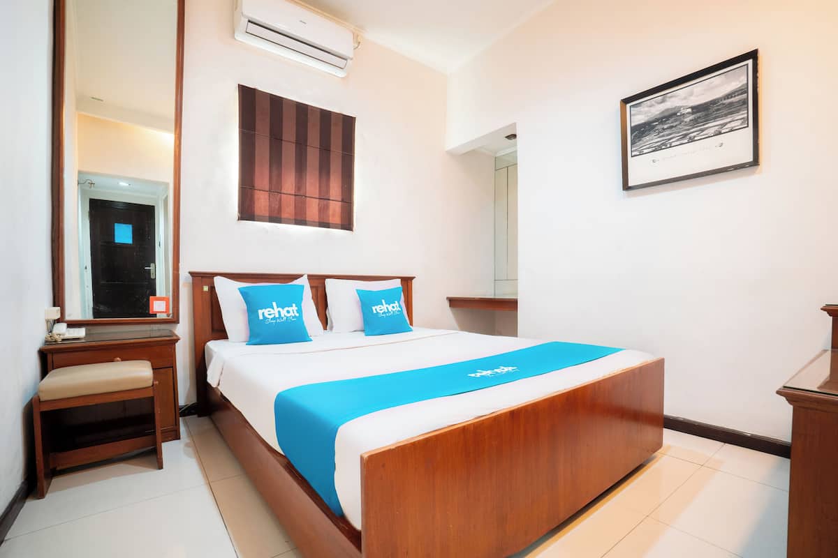 Deluxe Double Room | Desk, laptop workspace, free WiFi, bed sheets