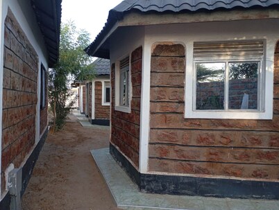 Naap Hotel & Guest House