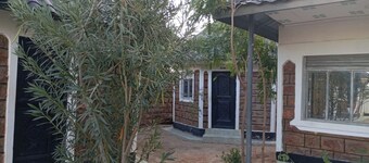 Naap Hotel & Guest House