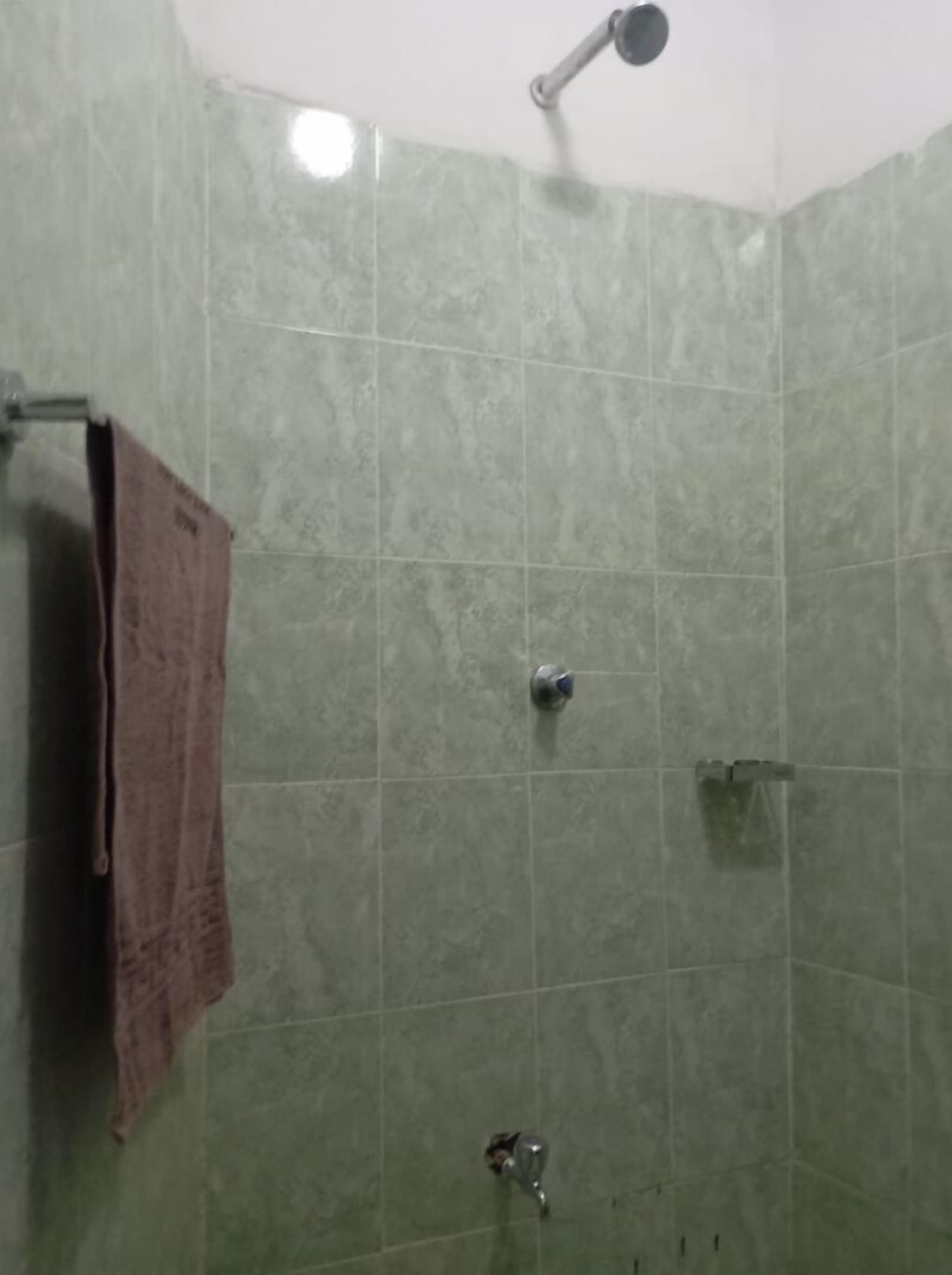 Standard Double Room | Bathroom