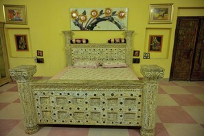 3 間睡房、熨斗/熨衫板