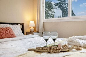 1 makuuhuone, työpöytä, Wi-Fi, vuodevaatteet