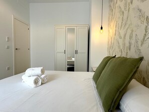 2 bedrooms, iron/ironing board, internet, bed sheets