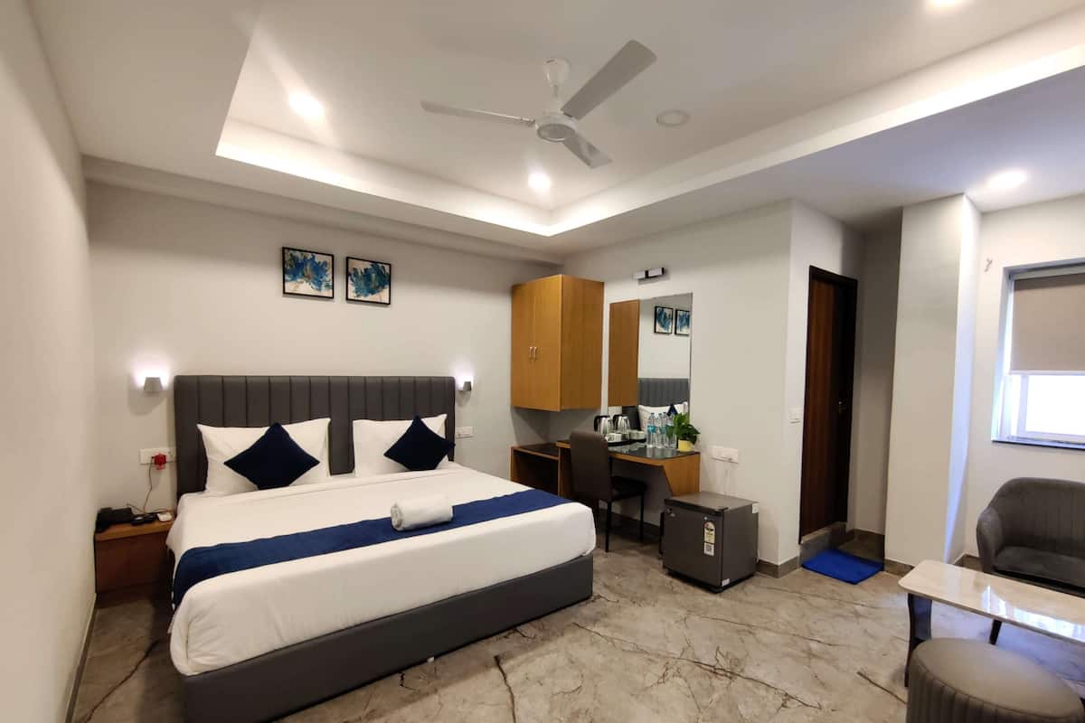 Superior Room | Peralatan tempat tidur premium, tilam berlapik, bar mini