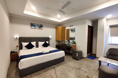 Superior Room | Premium bedding, pillow-top beds, minibar, individually furnished