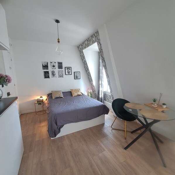 1 chambre, fer et planche à repasser, Wi-Fi, literie fournie