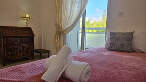 2 bedrooms, soundproofing, iron/ironing board, free WiFi