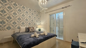 2 bedrooms, soundproofing, iron/ironing board, free WiFi