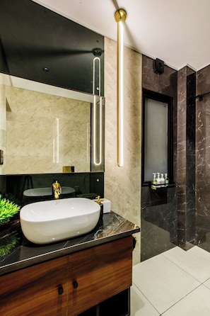 Bathroom - Onnyx Rooftop (New Delhi)