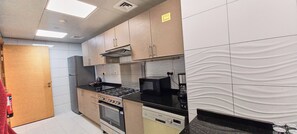 Mikrowelle, Ofen, Herdplatte, Geschirrspüler