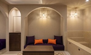 Family Spa | NAR | Skrivebord, skrivebord for bærbar PC, wi-fi (inkludert) og sengetøy