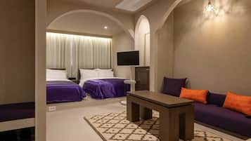 Family Spa | NAR | 書桌、筆電工作空間、免費無線上網、床單